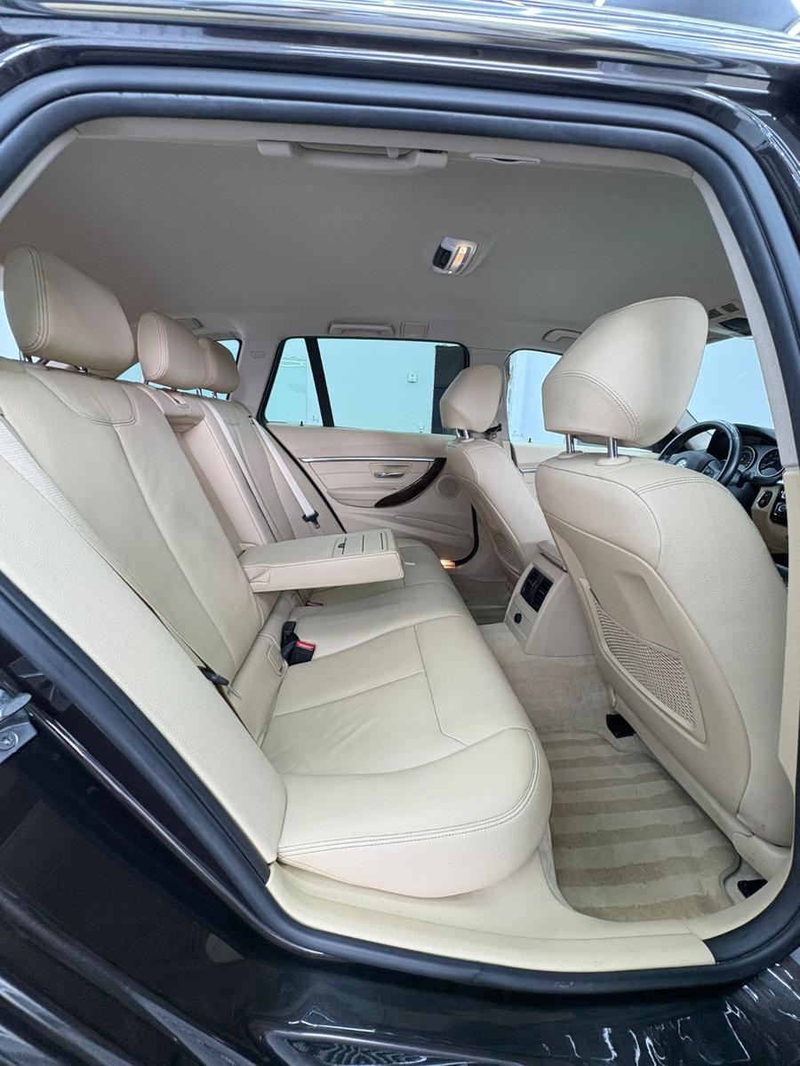 BMW 330 i xDrive Touring Luxury Line – 252 ch – HUD – Cuir – LED adaptatifs – Caméra – Navi Pro