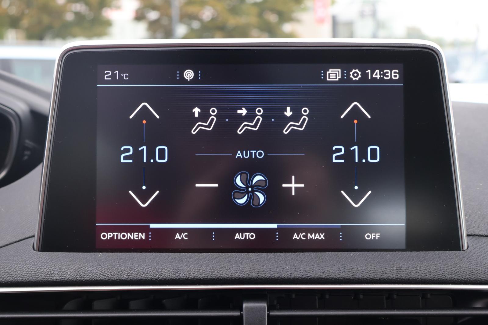 Peugeot 3008 1.2 12V Behindertenumbau Navi 360° Panorama