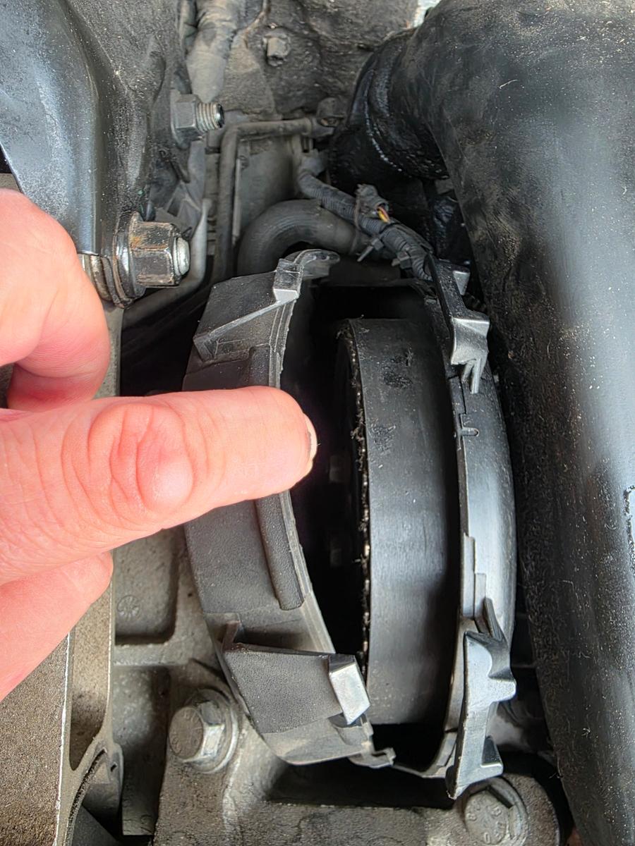 Volvo V70 2011 — photo 14