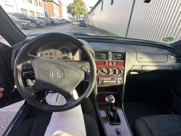 صورة 5 لـ 1996 Mercedes-BENZ C 180