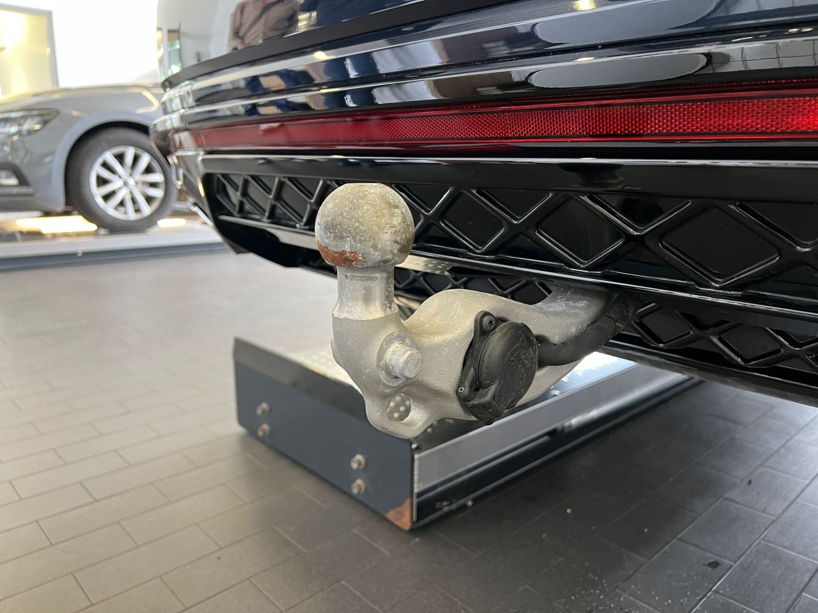 Fahrzeugabbildung Volkswagen Touareg R-Line 3.0 TDI 4MOTION *AHK, Adaptivfwg.