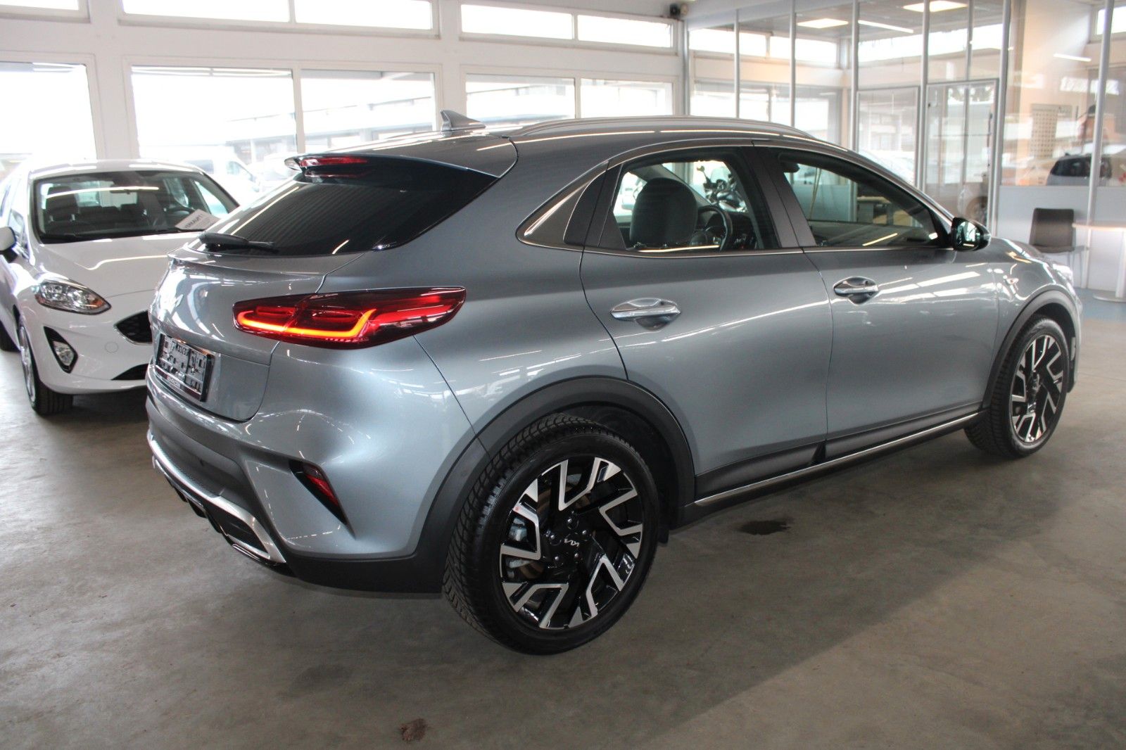 Fahrzeugabbildung Kia XCeed Vision Bi-LED NAVI SHZ LHZ Kamera ACC uvm.