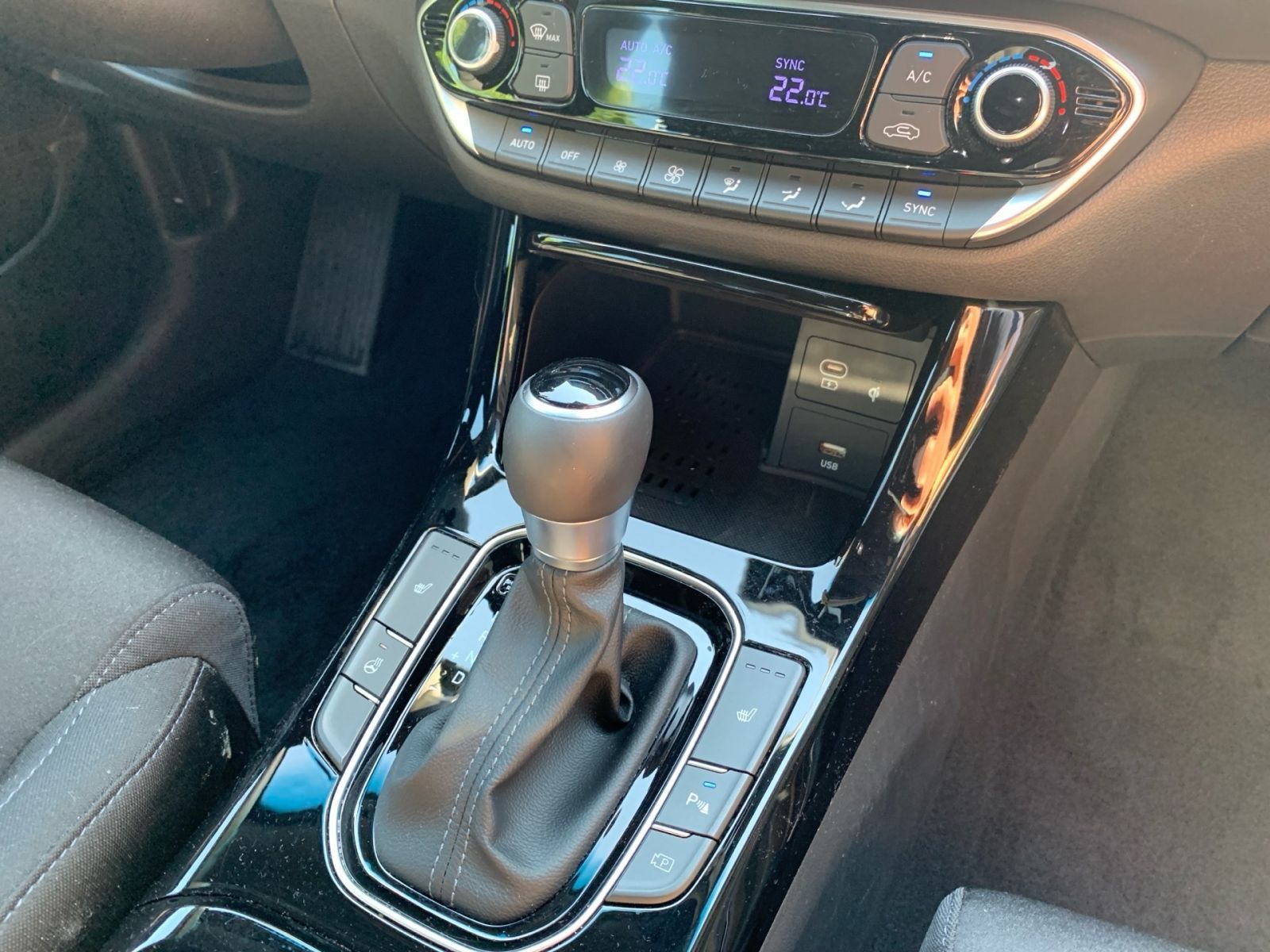 Fahrzeugabbildung Hyundai i30 Kombi 1.0 T-GDI 7-DCT Advantage Plus
