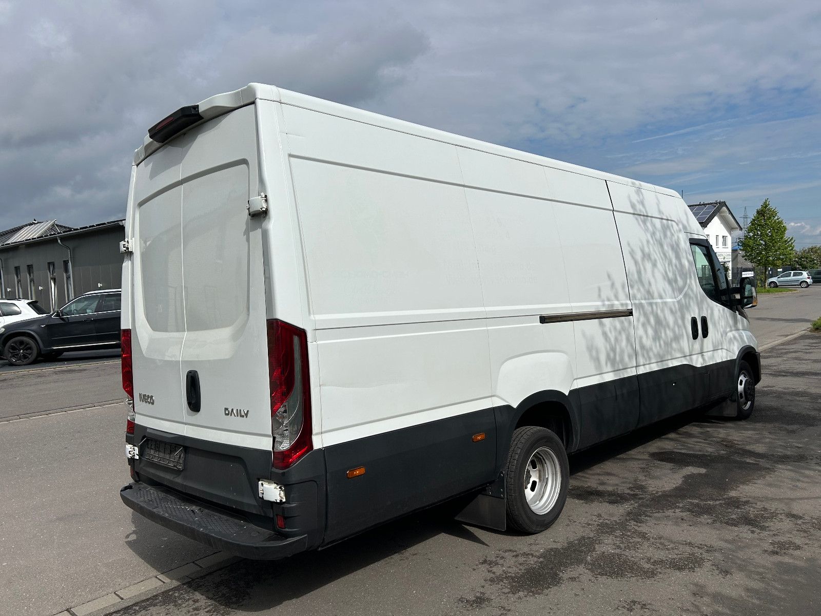 Fahrzeugabbildung Iveco Daily Kasten HKa 35 C ... V Radstand 4100