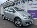 Mercedes-Benz A160 #Aut.#*Leder*Klima*Sitzhzg*PDC*Bluet.*MFL* - Mercedes-Benz A 160 in Frankfurt (Main)