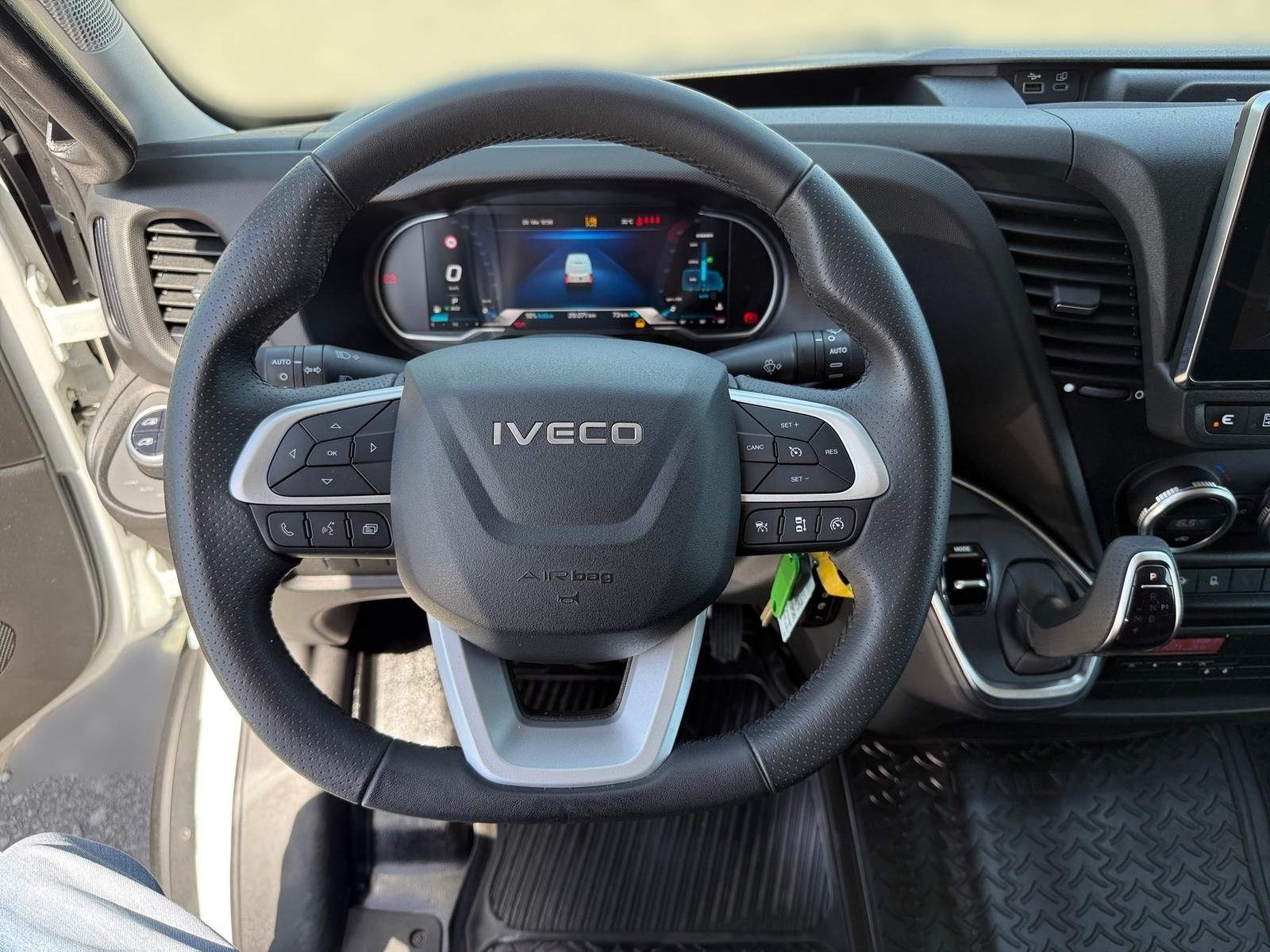 Fahrzeugabbildung Iveco Daily 35S18HA8 CRV/P Multicab