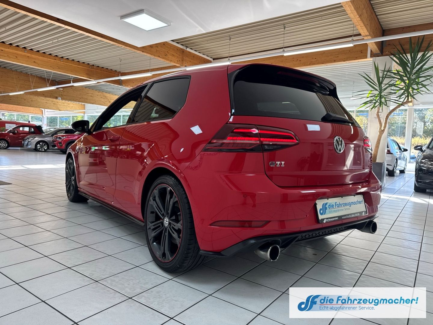 Fahrzeugabbildung Volkswagen Golf VII GTI BMT Start-Stopp Soundsystem Dynaudi