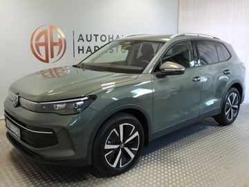 Fahrzeugverkauf 4 Volkswagen Tiguan 1.5 eTSI AHK Pano StHz 19 Zoll