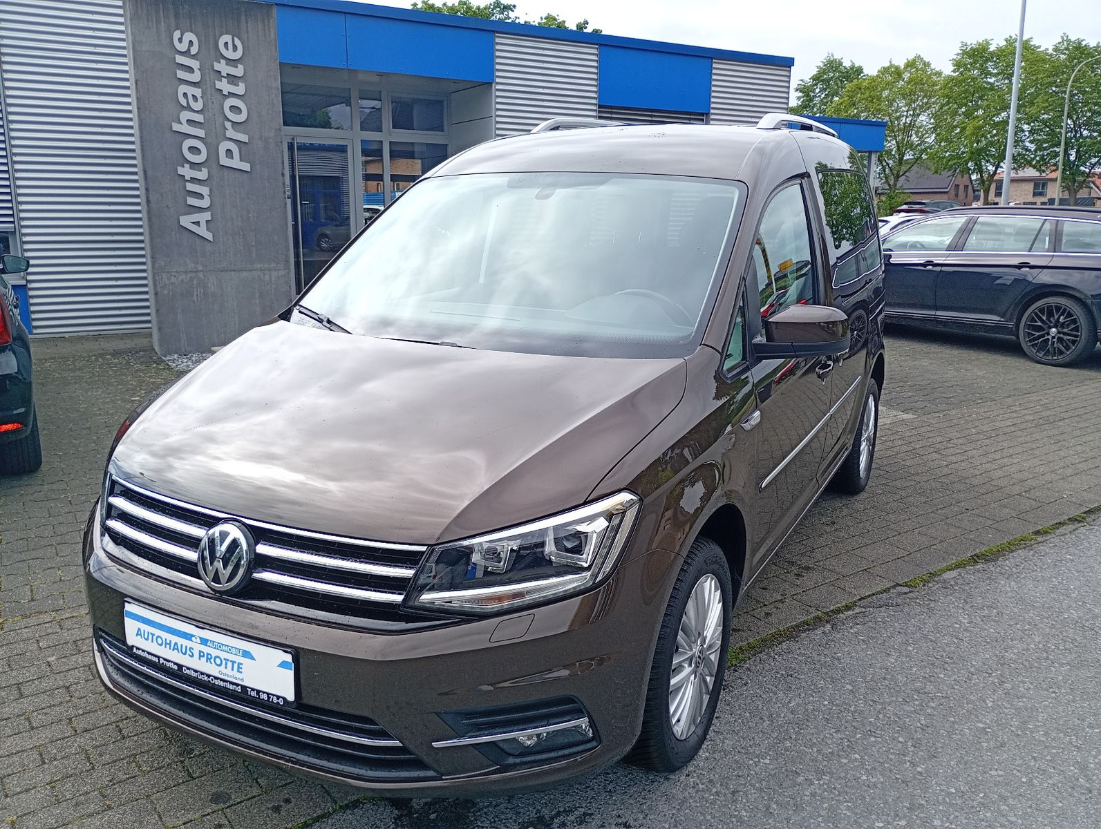 VW Caddy 2.0TDI" Highline" Navi+Xenon+SH+PDC+AHK