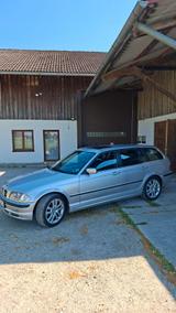 BMW 330xi touring - - BMW 330: Xi
