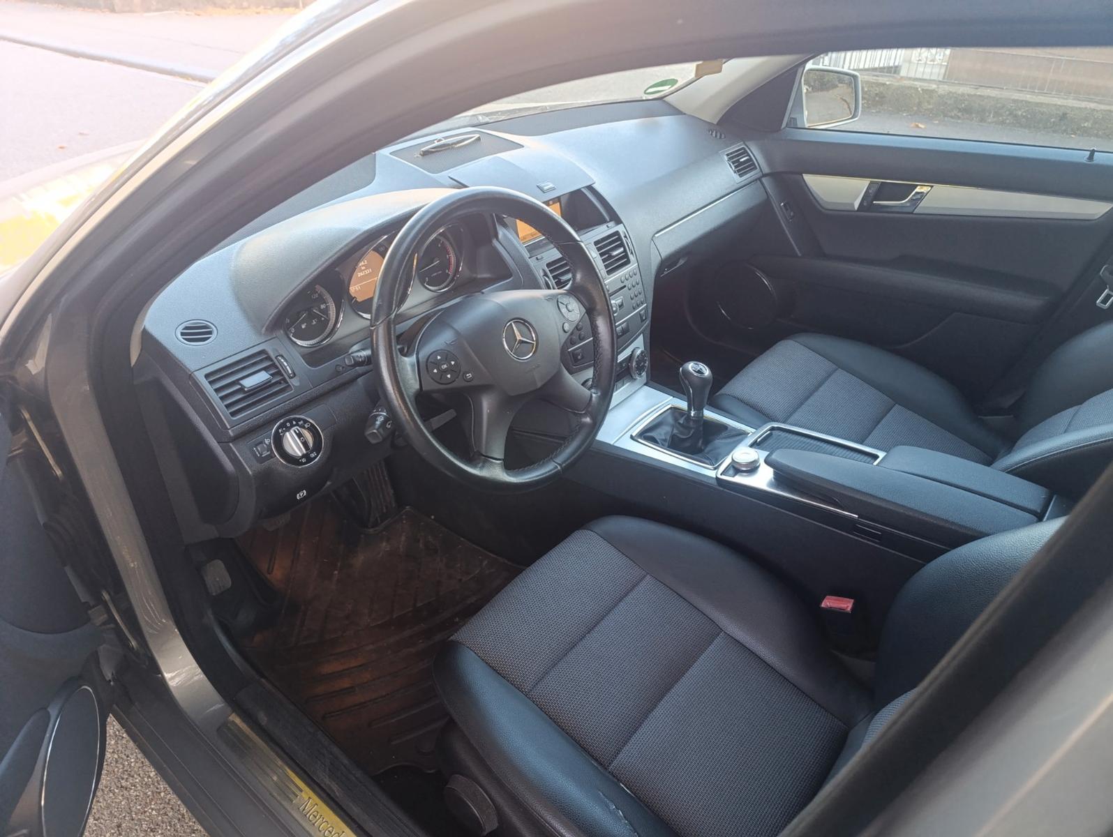 Mercedes-Benz C220 2009 — photo 10