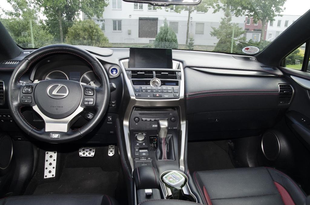 Lexus NX 300