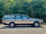 Volvo 240 2.3i GLE - Perfekt Restauriert, Klima, Leder - Volvo 240 mit Benzin-Antrieb