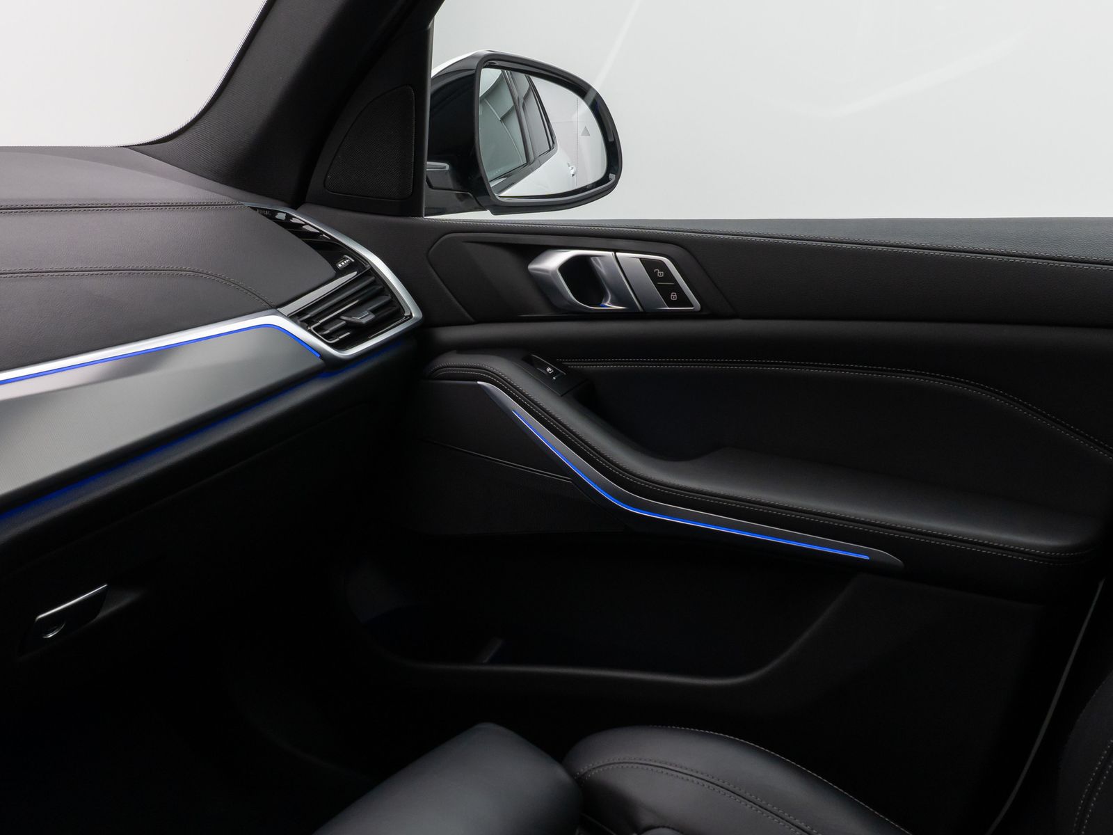 Fahrzeugabbildung BMW X5 xD30d M Sport 360°Panorama Laser HUD DAB HiFi