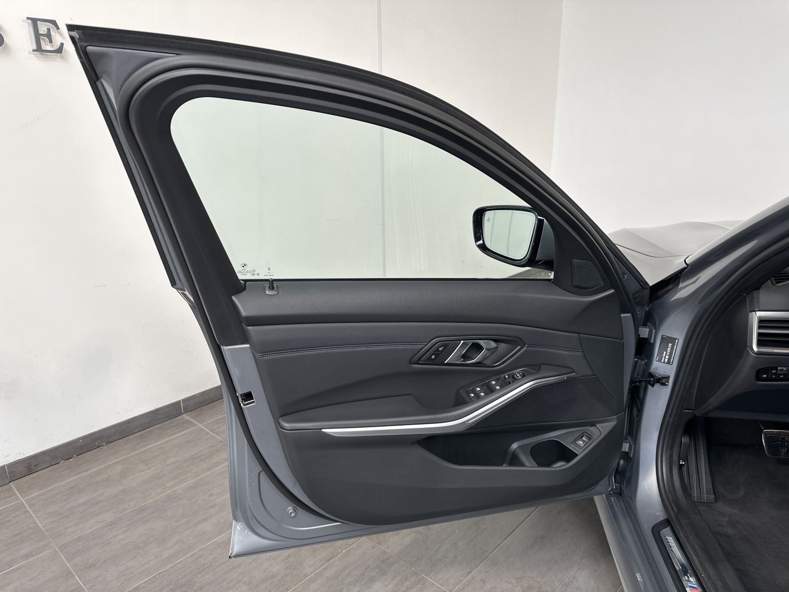 Fahrzeugabbildung BMW 320d Touring M-Sport NAV+LED+ACC+KAMERA+HUD+360°