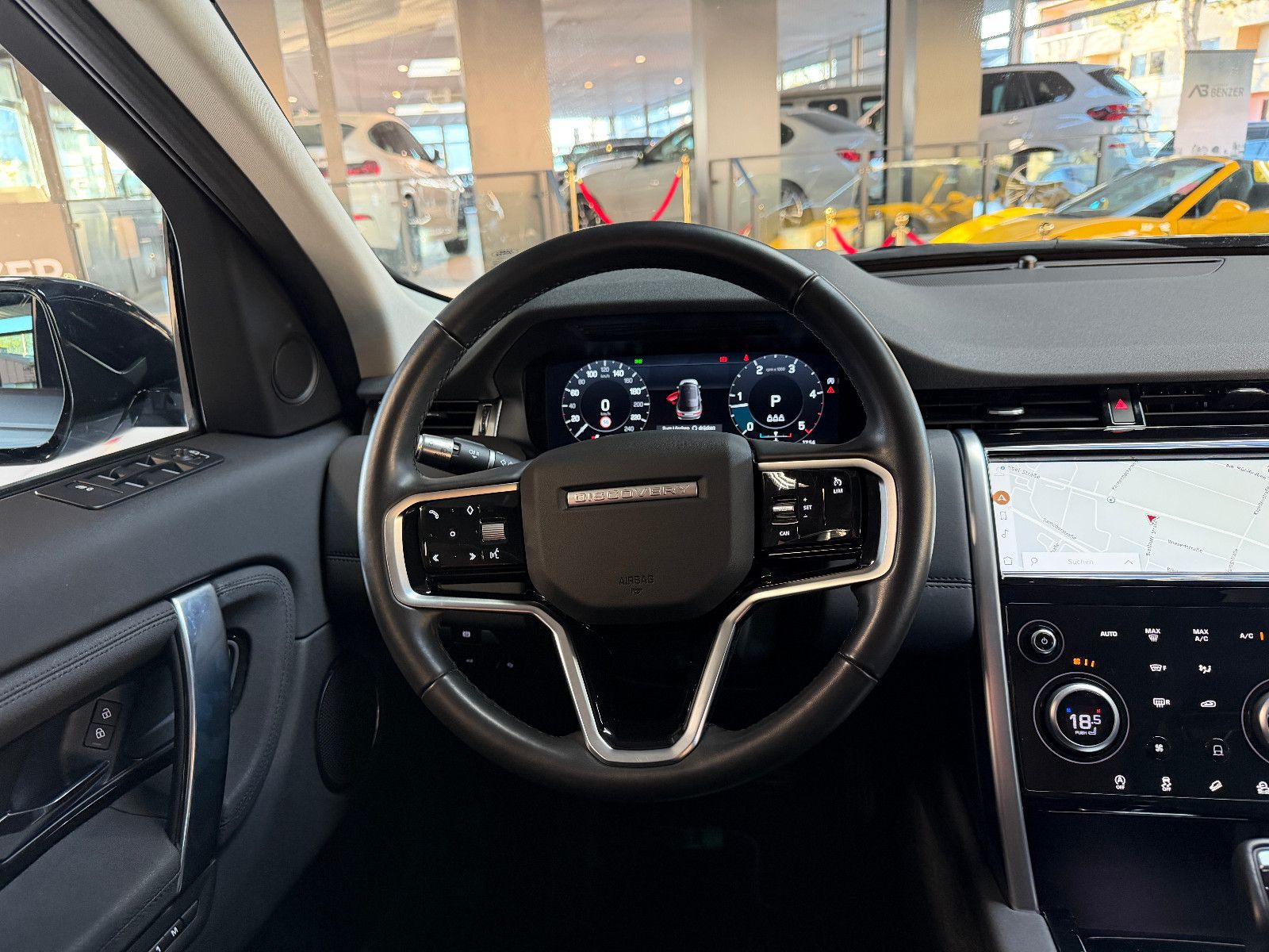 Fahrzeugabbildung Land Rover Discovery Sport SE AWD/PANO/KAMERA/LEDER/LED