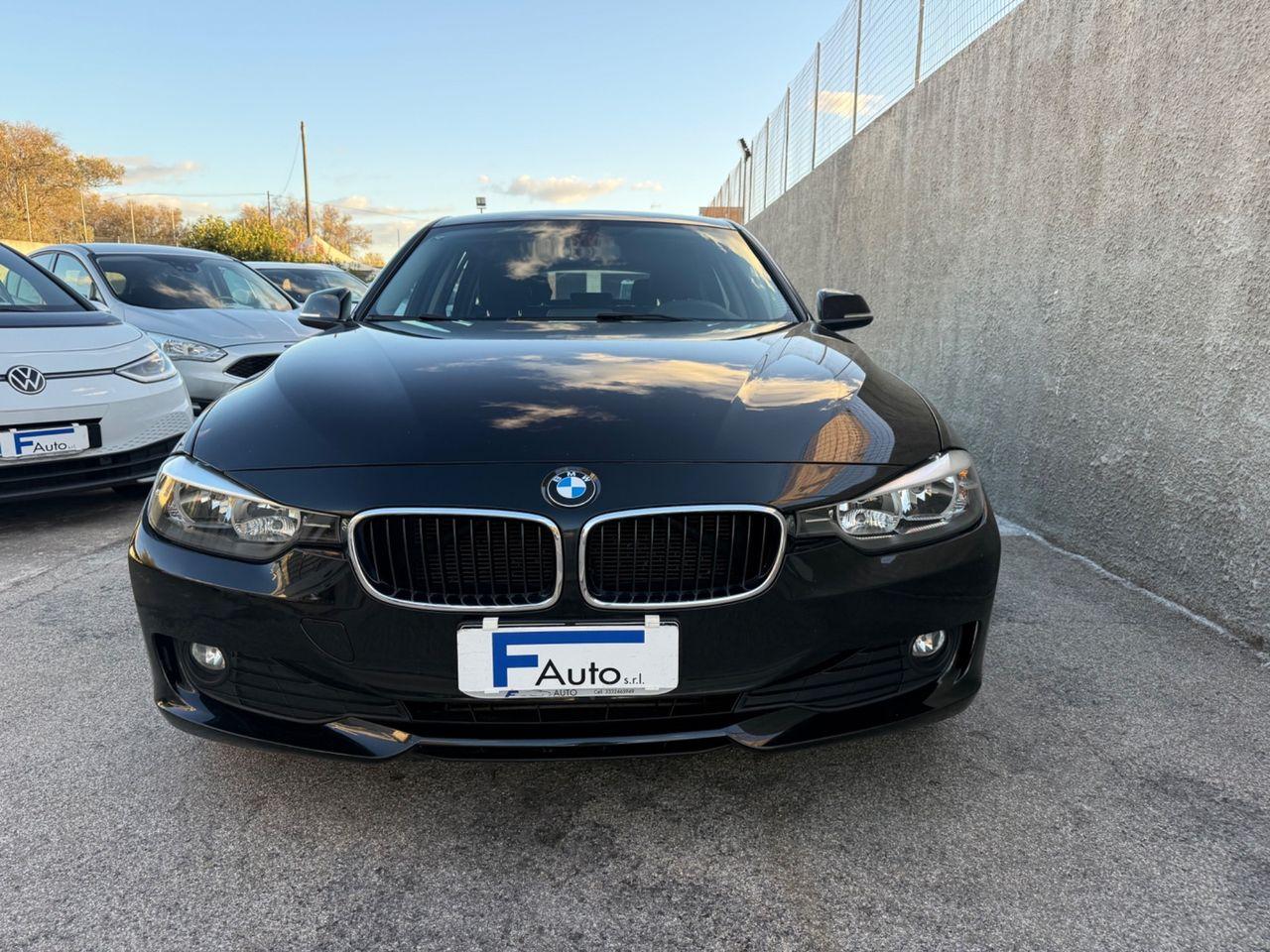 BMW 316 2014 — вигляд ззаду