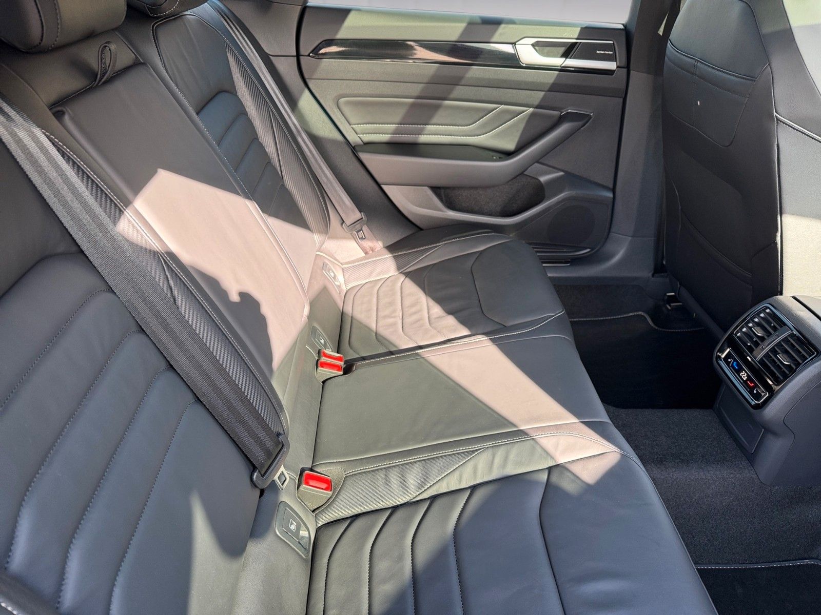 Fahrzeugabbildung Volkswagen Arteon Shooting Brake R-Line 2.0 TSI