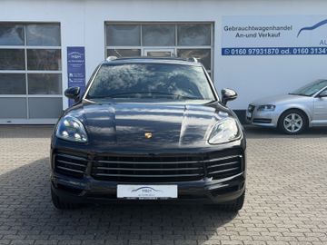 Porsche Cayenne - 1
