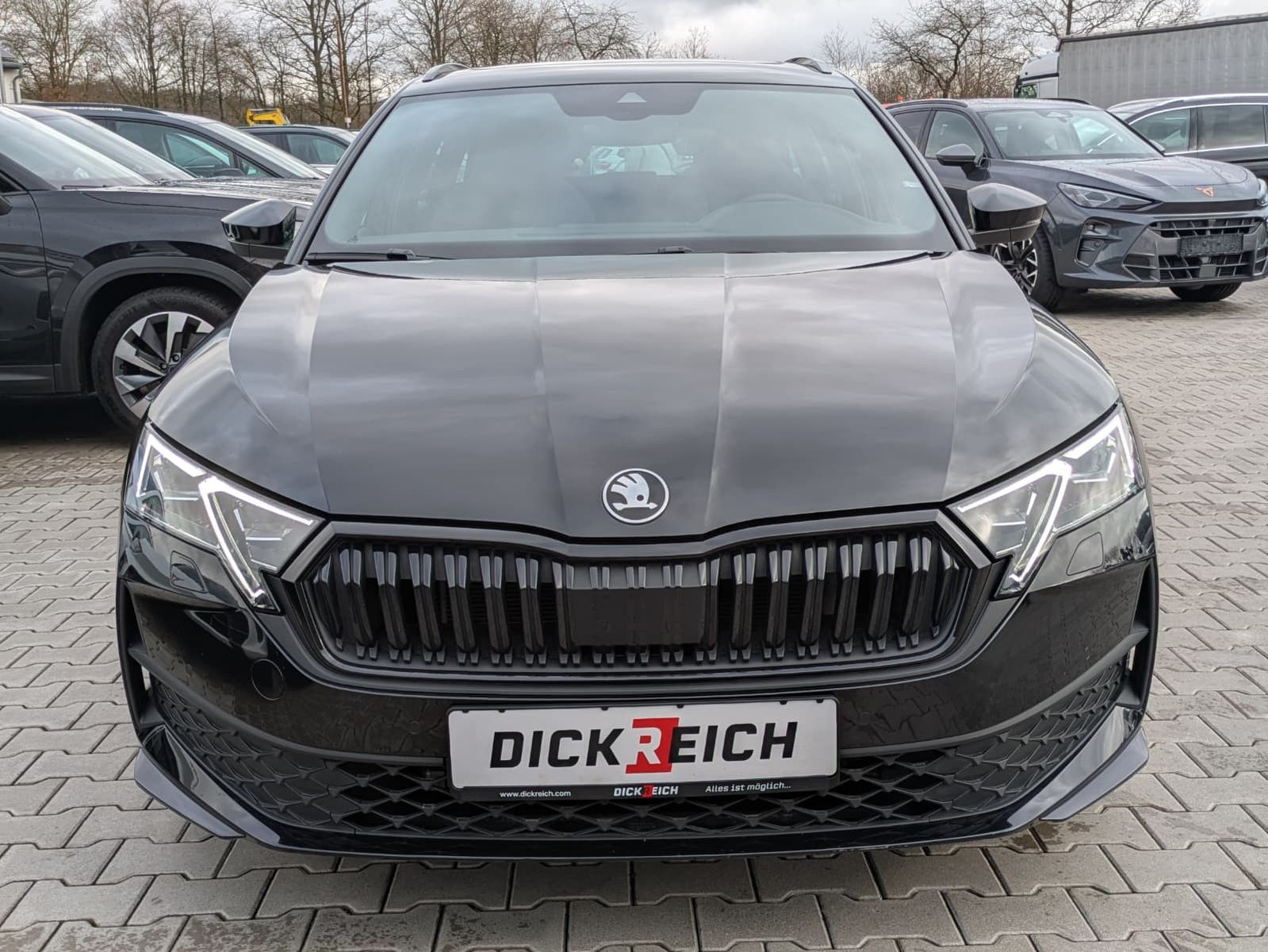 Fahrzeugabbildung SKODA Octavia 1.5 DSG Sportline PANO*MATRIX*AHK*5J.GAR