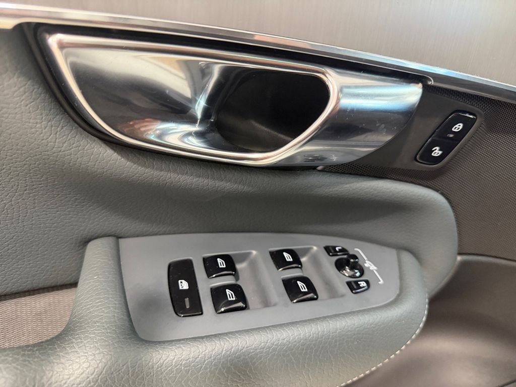 Volvo XC 90 - Bild 19