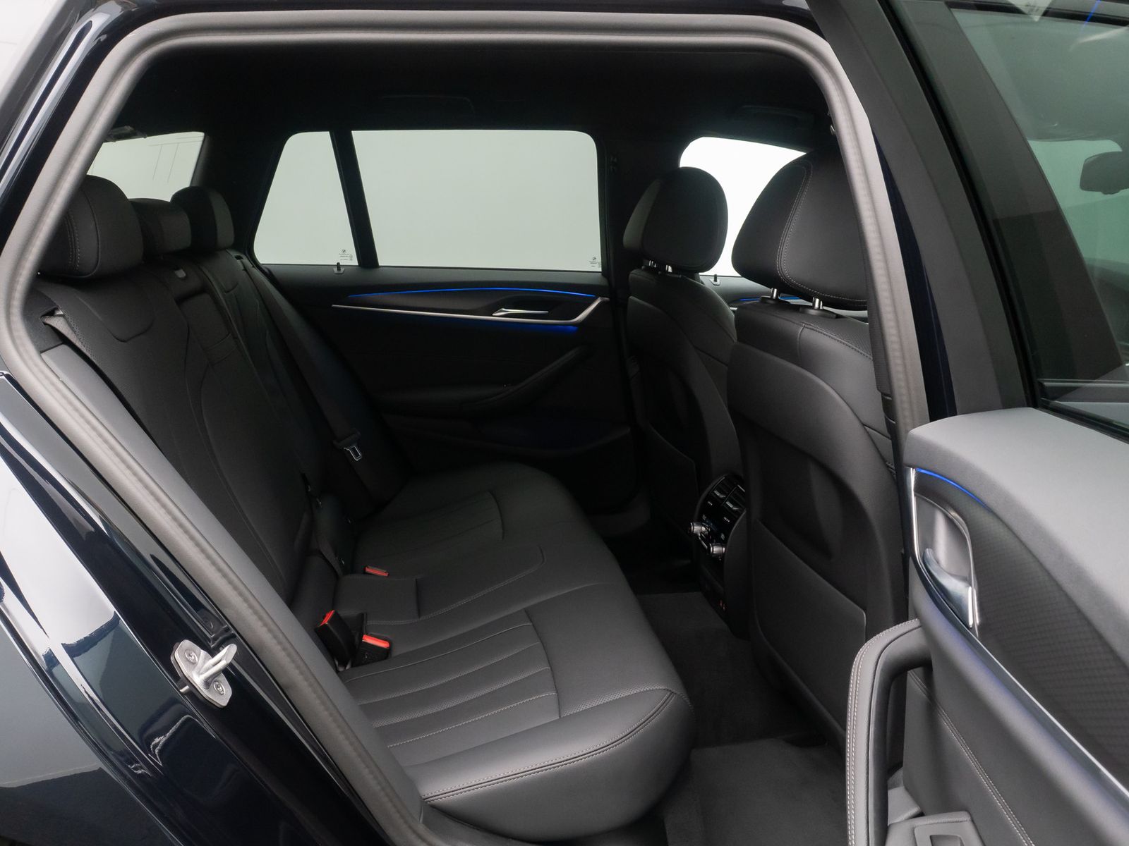 Fahrzeugabbildung BMW 530d M Sport 4xKlima HUD DAB Kamera Laser 18Zoll