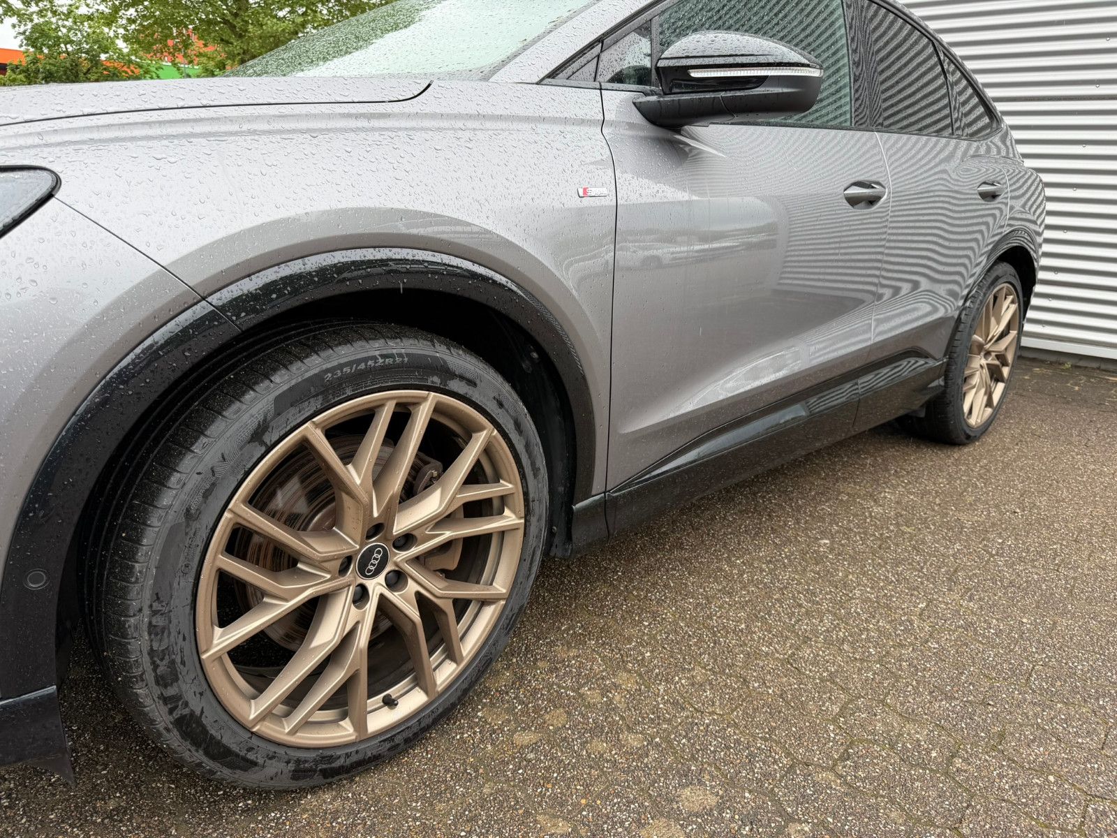 Fahrzeugabbildung Audi Q4 e-tron Sportback 50 Edition One quattro 220KW