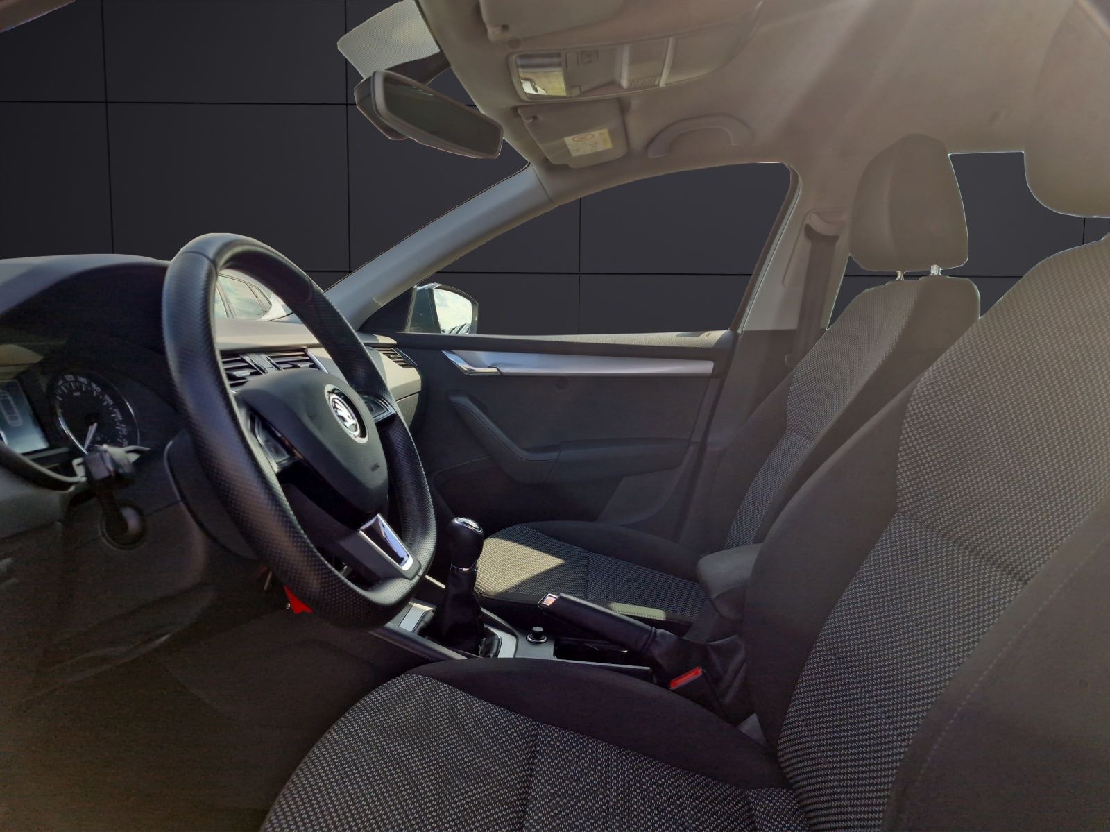 Fahrzeugabbildung SKODA Octavia Combi TSI Ambition Navi Klima GRA PDC