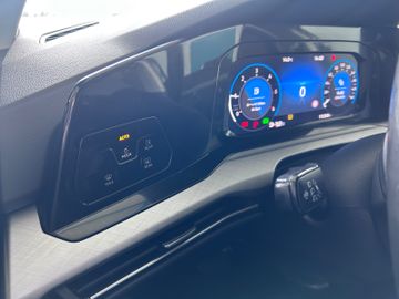 Volkswagen Golf - 10