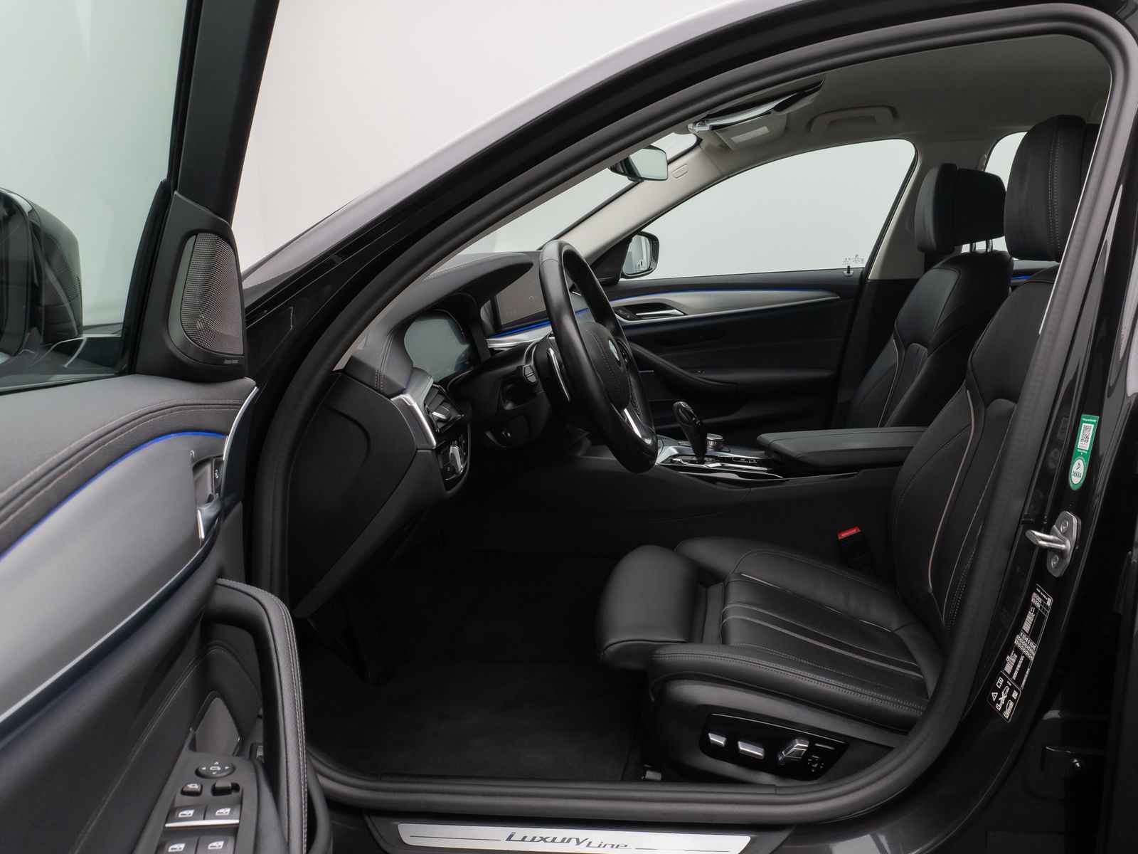 Fahrzeugabbildung BMW 530d xD Luxury Line Kamera HUD DAB H/K Laser AHK