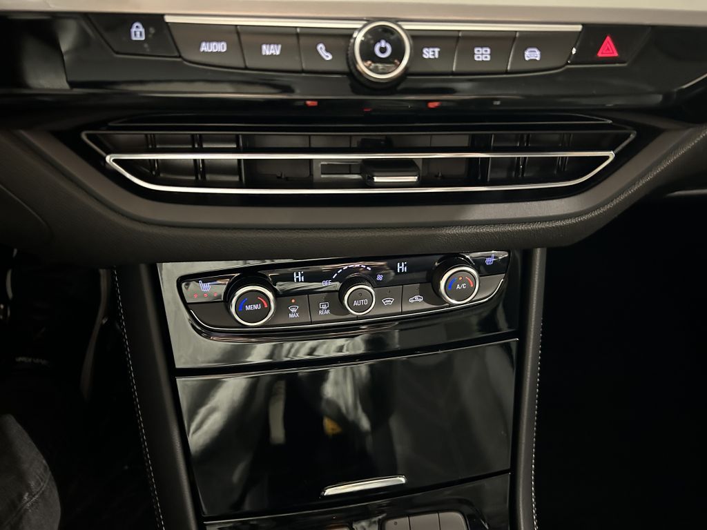Fahrzeugabbildung Opel Grandland 1.2 DI Automatik Elegance