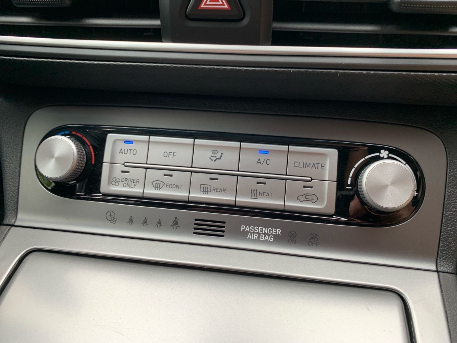 Fahrzeugabbildung Hyundai KONA Premium Elektro 64 kWh 1Hd