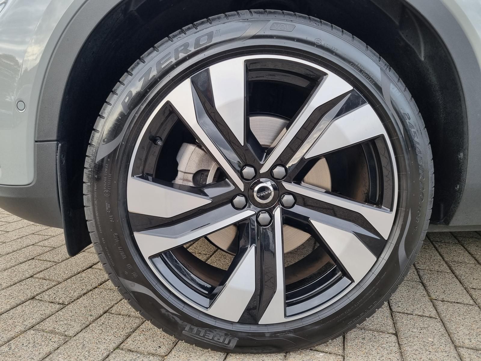 Fahrzeugabbildung Volvo XC40 B4 Ultra Dark '20 Zoll,Glasdach, 360-Cam'