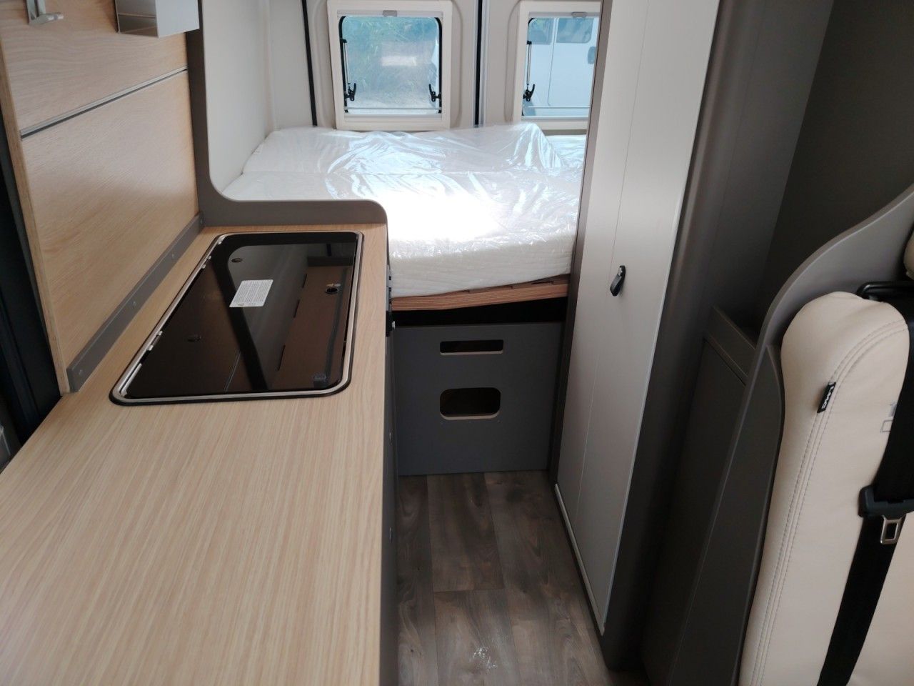 Fahrzeugabbildung LMC Innovan 603 Edition 70 Jahre Markise