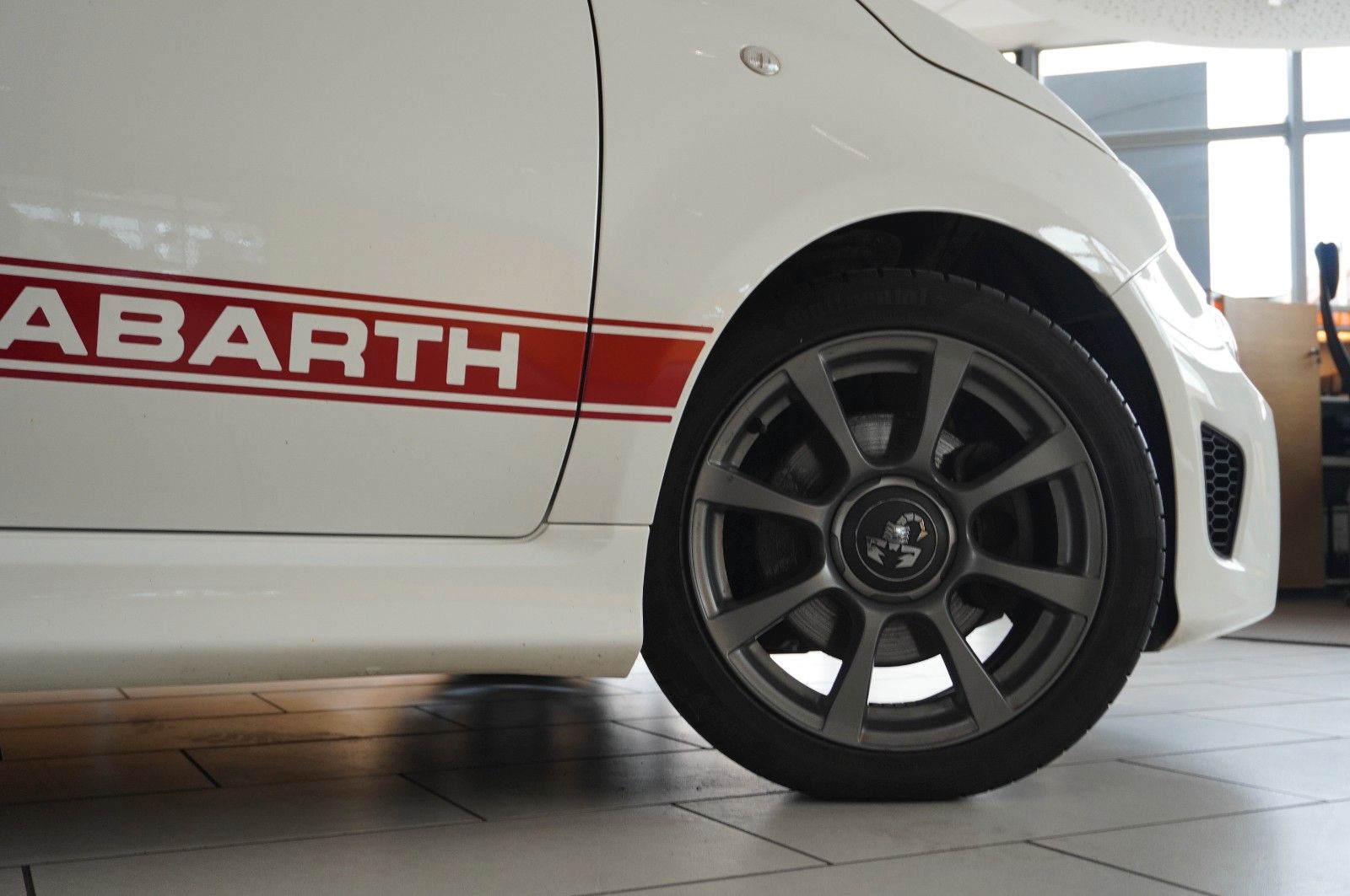 Fahrzeugabbildung Abarth 595 1.4 T-JET CORSA NAVI/LED/VIRTUAL/SPORT/DAB+