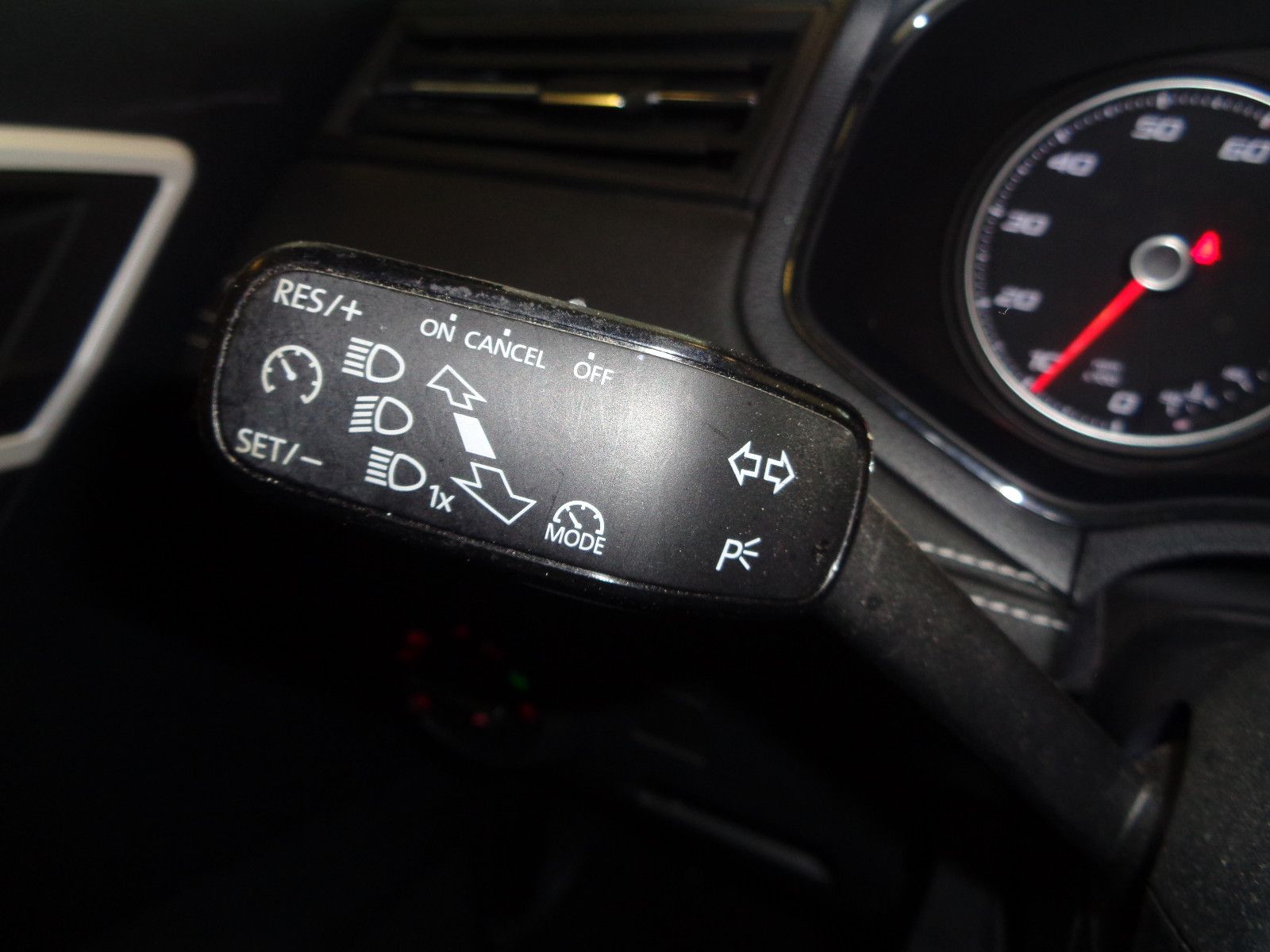 Fahrzeugabbildung SEAT Arona 1.0 EcoTSI Start&Stop 85kW XCELLENCE DSG