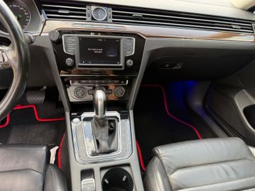 Volkswagen Passat - 12