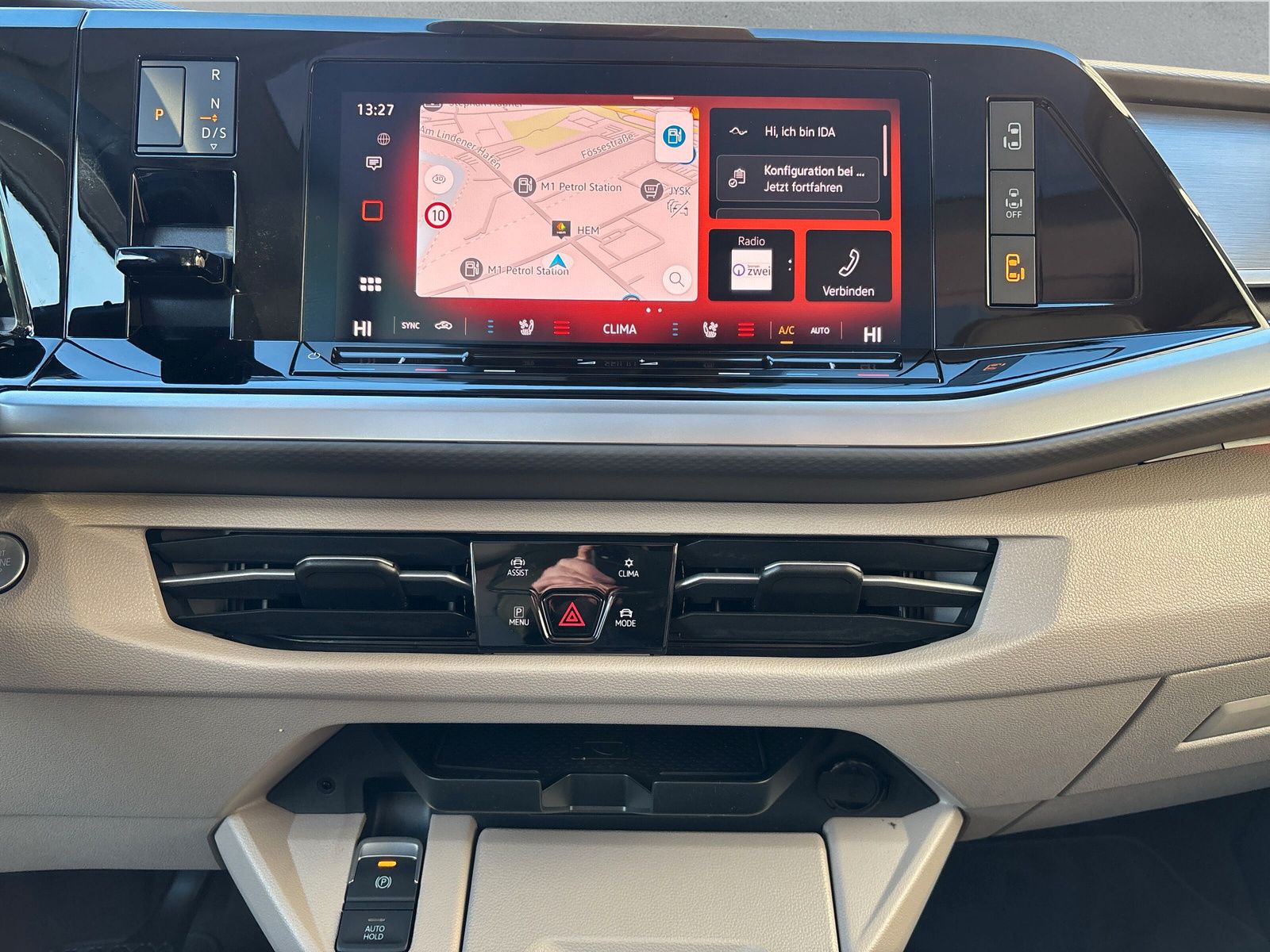 Fahrzeugabbildung Volkswagen Multivan Life Edition 110kW 7-Gang DSG Navi, AHK