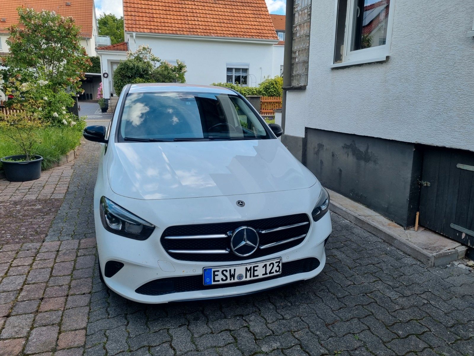 MERCEDES-BENZ B 180D