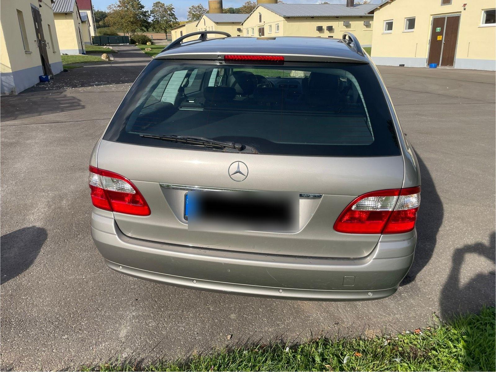 Mercedes-Benz E200 2005 — photo 7