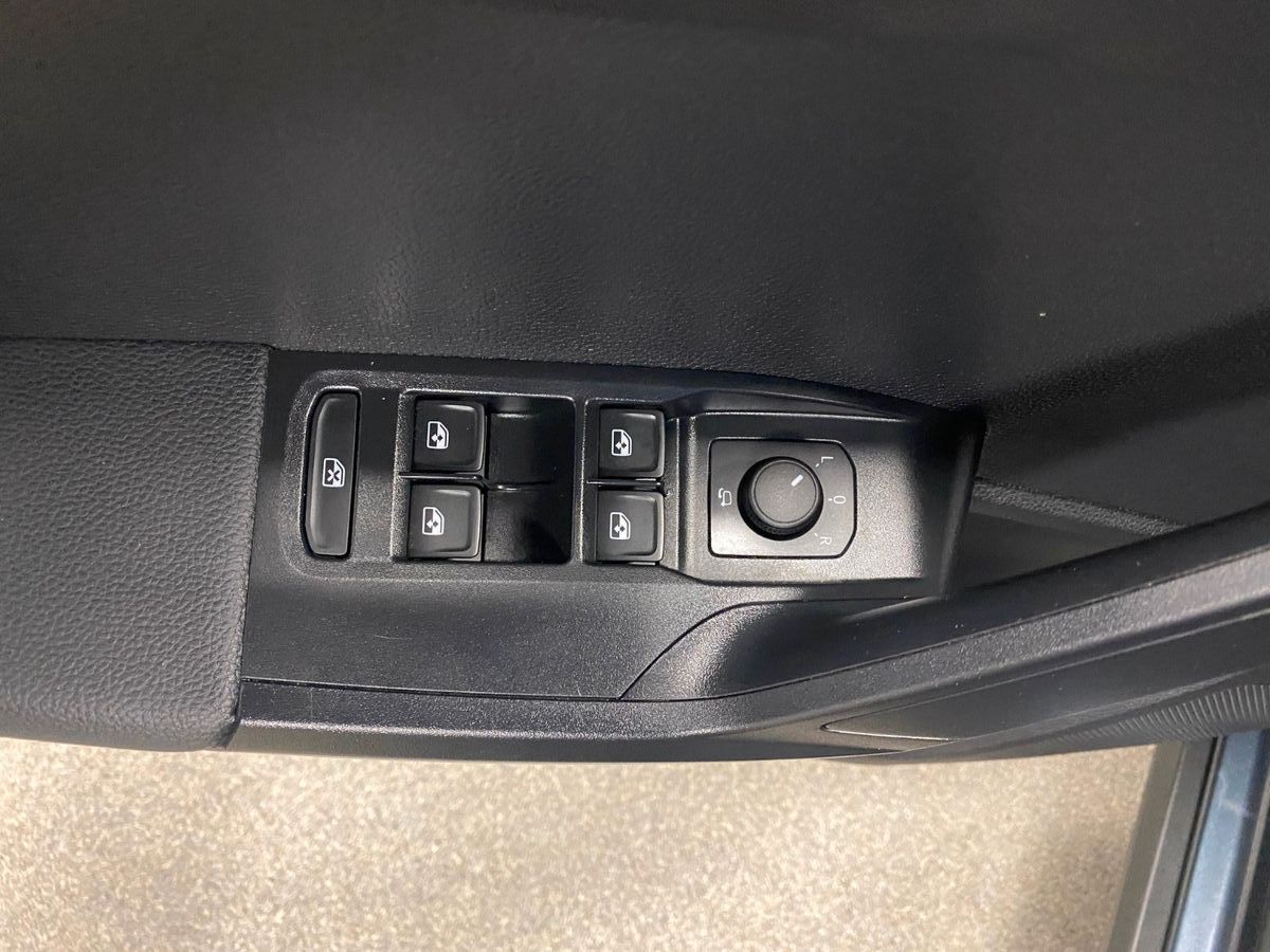 Fahrzeugabbildung SEAT Arona 1.0 TSI STYLE DSG+NAVI+LED+APP+TEMPOMAT+++