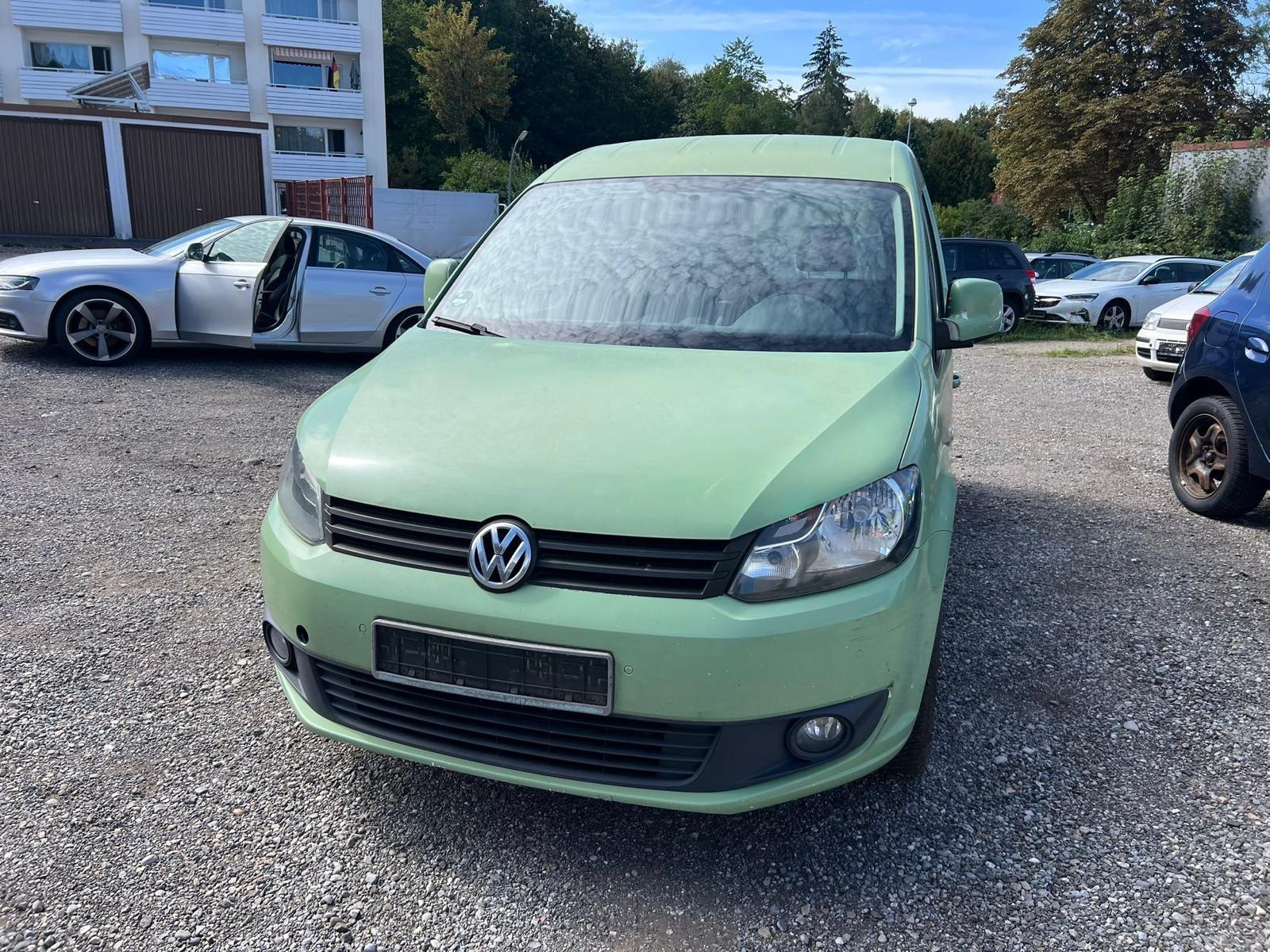 Volkswagen Caddy 2013 — rear view