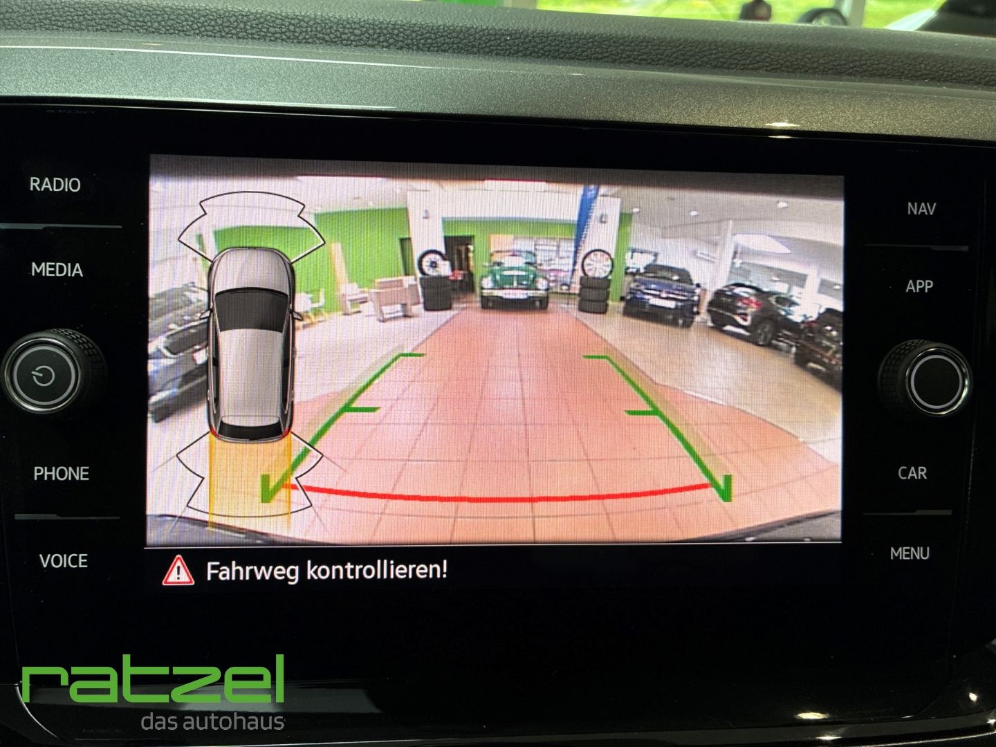 Fahrzeugabbildung Volkswagen Polo GTI 2.0 TSI DSG RearView Navi ACC IQ Drive