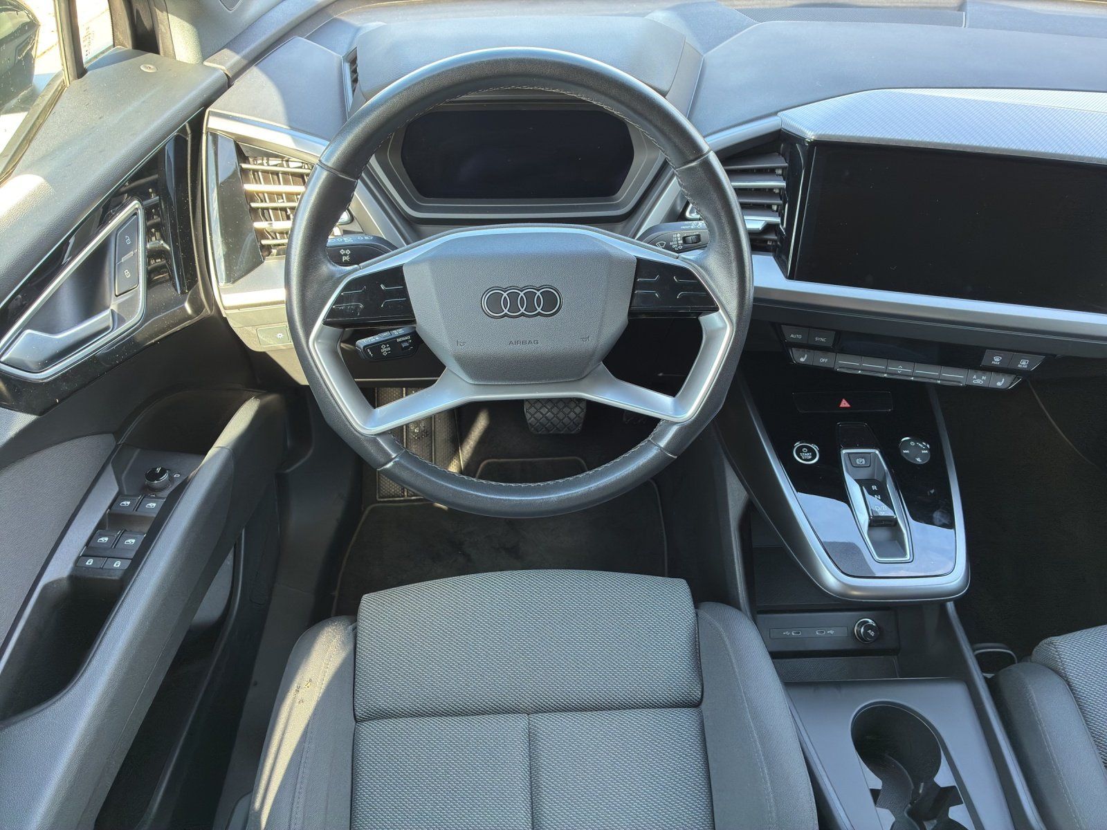 Fahrzeugabbildung Audi Q4 e-tron 40 e-tron Kamera,LED,Matrix,Navi,PDC