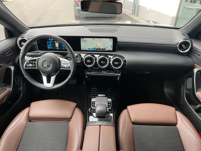 Mercedes-Benz CLA 180 d Sport|NAVI|LED-Scheinwerfer|Automatik
