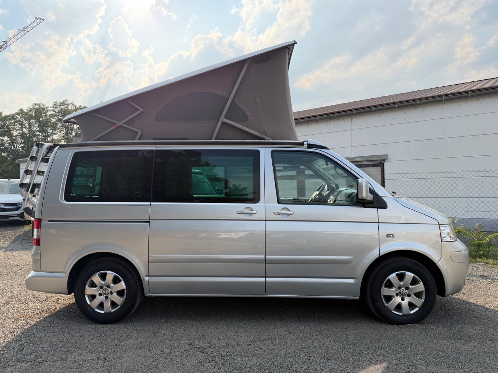 VOLKSWAGEN T5 CALIFORNIA COMFORTLINE 2.5 TDI 174ch BVM Sièges chauffants Toit relevable