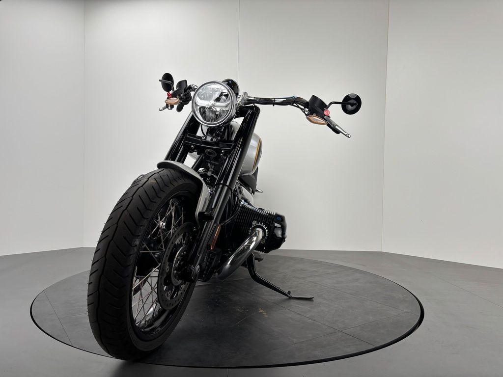 Fahrzeugabbildung BMW R18 *JEKILL&HYDE-AUSPUFF *BEACHBAR-LENKER