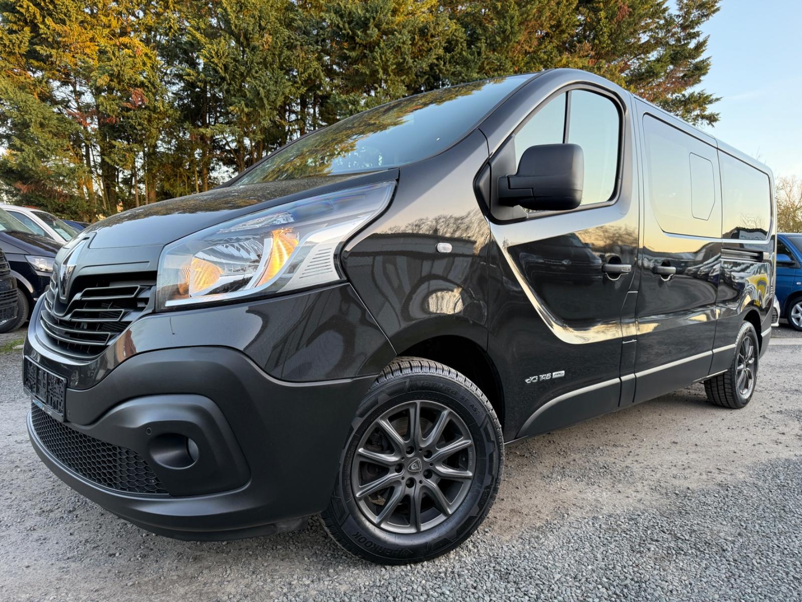 Renault Trafic Combi L2H1 2,9t  Expression/8Sitzer/AHK
