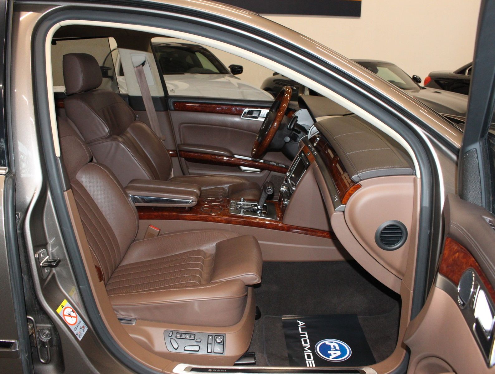 Fahrzeugabbildung Volkswagen Phaeton V6 TDI 4M Lang Exklusive 4Sitzer+VOLL
