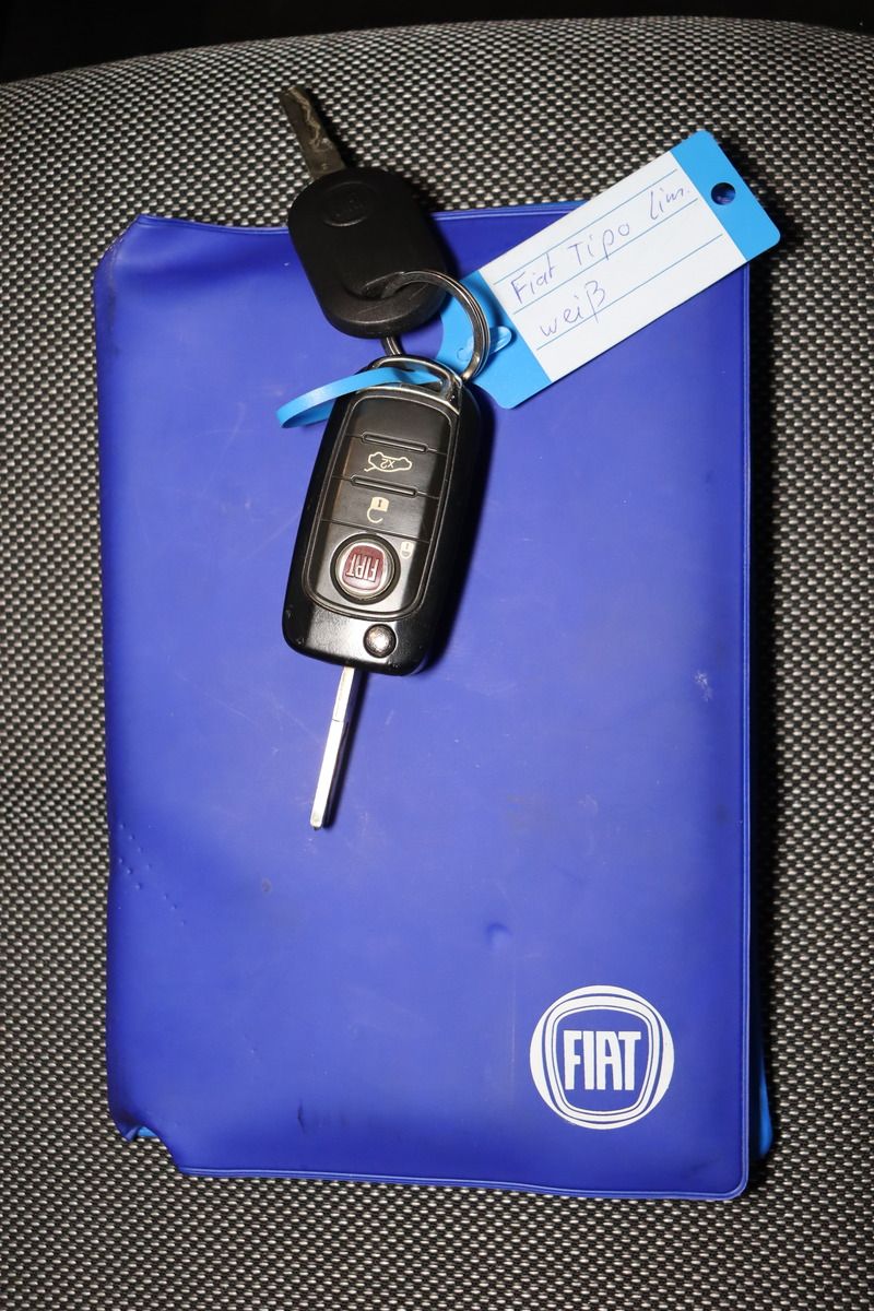 Fahrzeugabbildung Fiat Tipo 1.4 * PDC * HU/AU neu